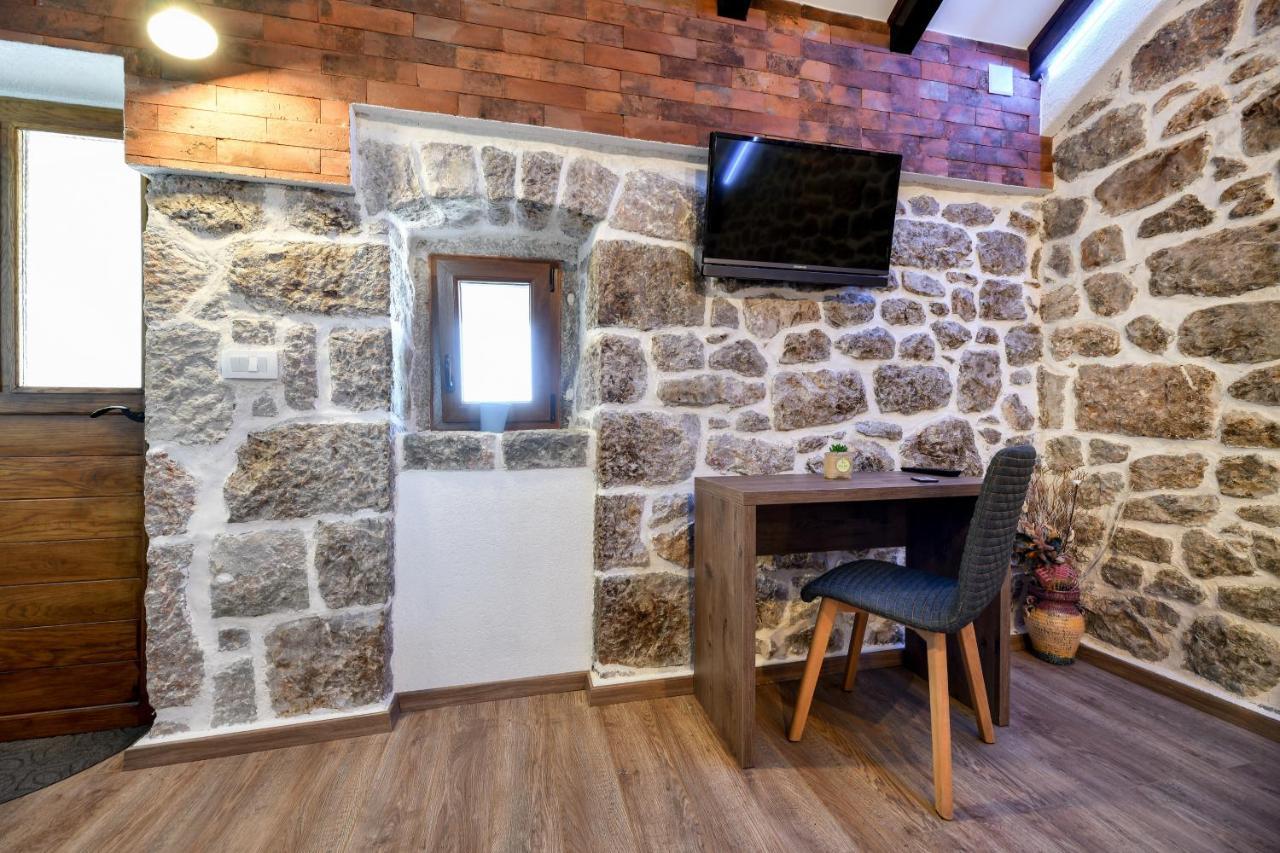 Holiday Home Škevini Dvori Starigrad Paklenica Buitenkant foto