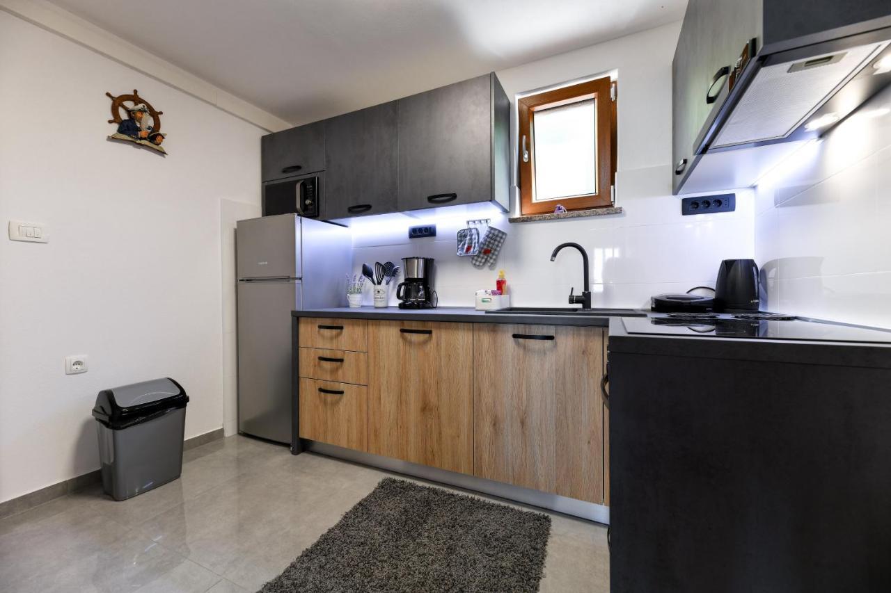 Holiday Home Škevini Dvori Starigrad Paklenica Buitenkant foto