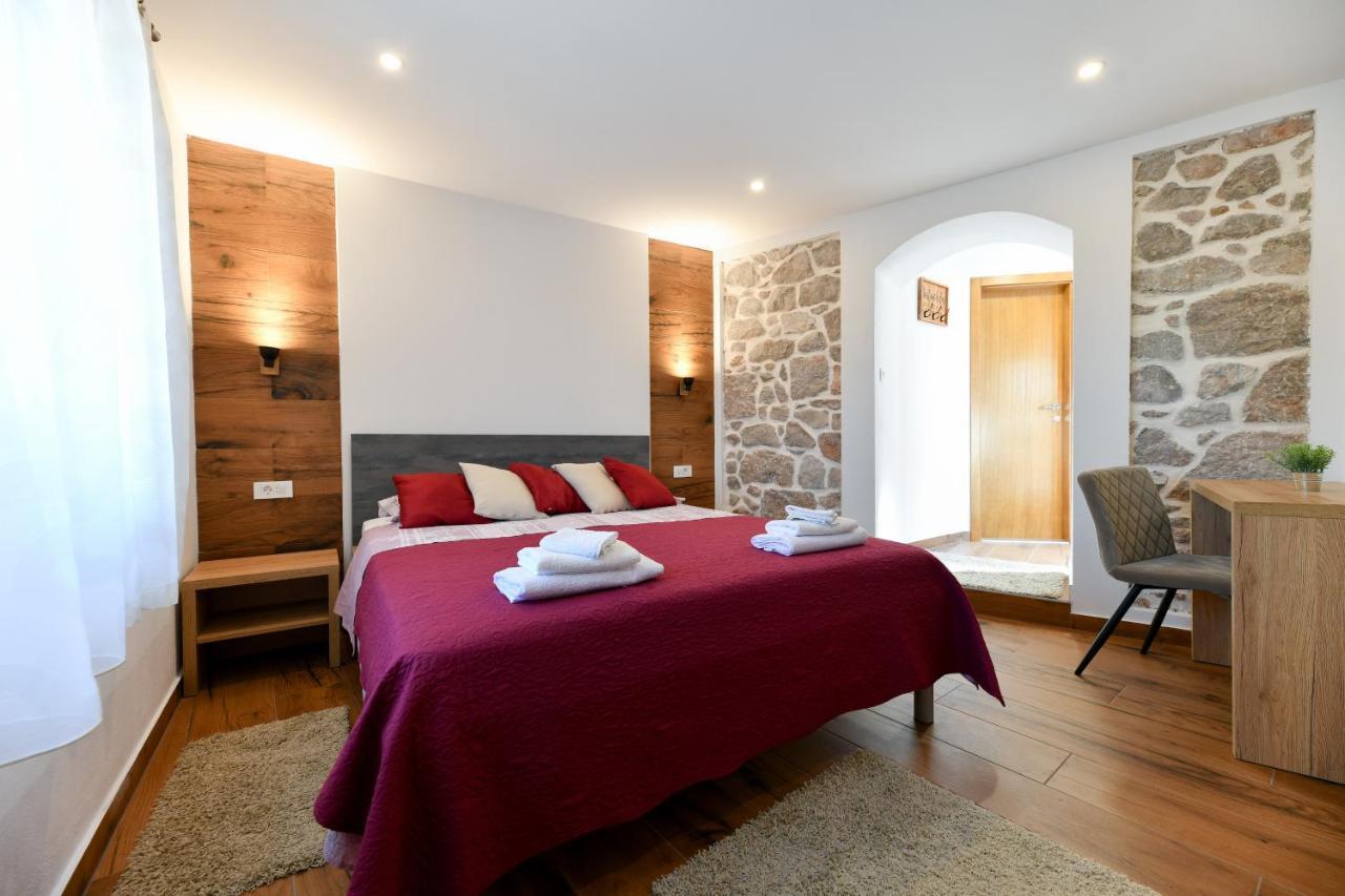 Holiday Home Škevini Dvori Starigrad Paklenica Buitenkant foto