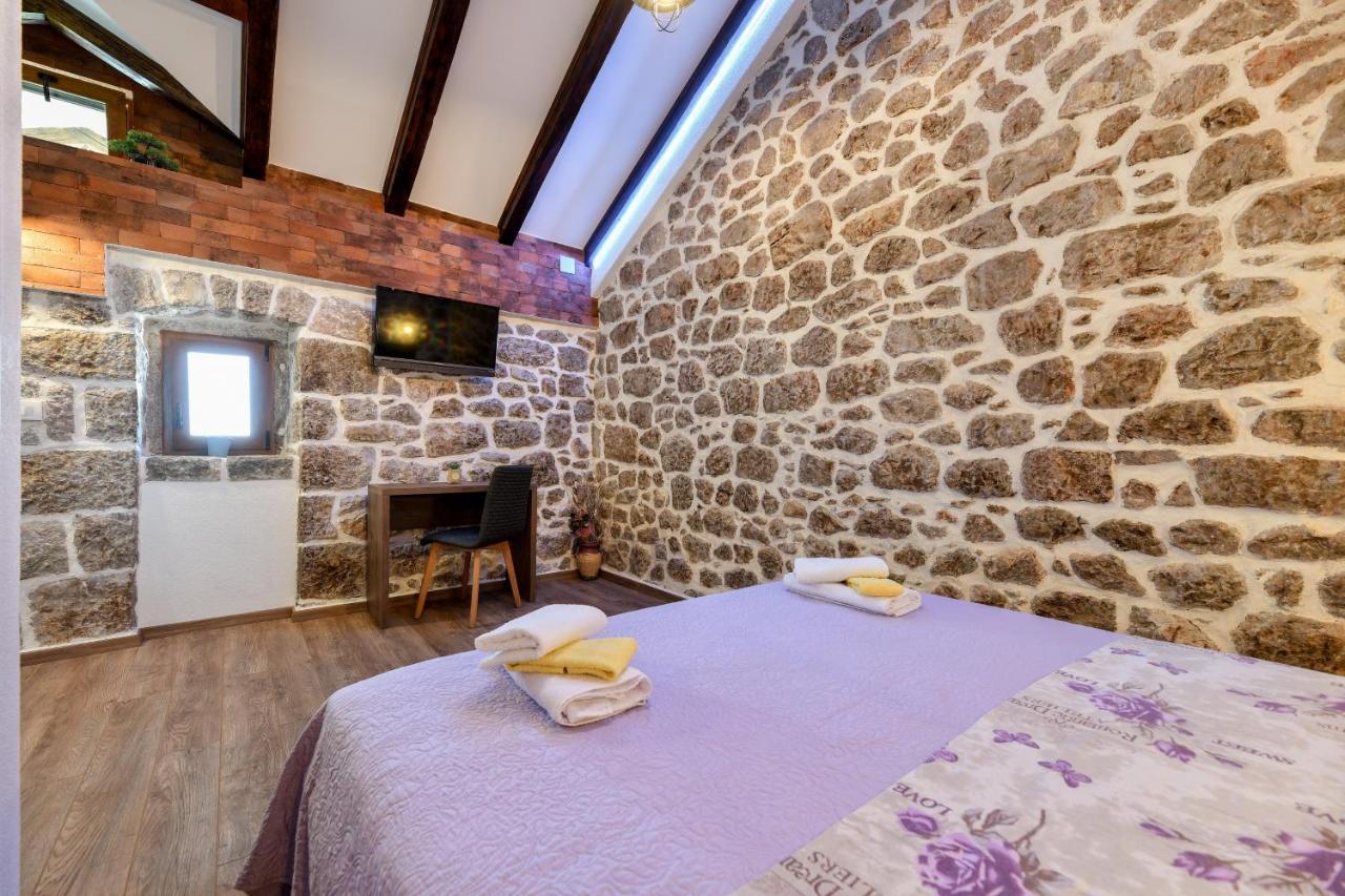 Holiday Home Škevini Dvori Starigrad Paklenica Buitenkant foto